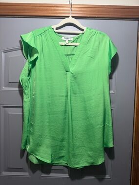 Chaus Bright Green V-Neck Flutter Sleeve Blouse (new-no tags)